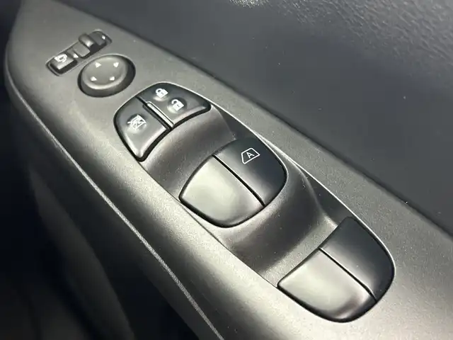 日産 セレナ ハイウェイスター V 愛知県 2021(令3)年 4.3万km ブリリアントホワイトパール 2トーン 禁煙車/ブラックルーフツートン/純正１０インチＳＤナビ/（ＤＶＤ/ＣＤ/フルセグTV/Bluetooth/ＦＭ/ＡＭ）/全方位カメラ/純正１１インチフリップダウンモニター/セーフティパックＡ/エマージェンシーブレーキ/プロパイロット/ブラインドスポットモニター/ドライブレコーダー/ＥＴＣ/両側パワースライドドア/ハンズフリーオートスライド/ＬＥＤヘッドライト/スマートキー/純正１６インチアルミホイール/純正フロアマット