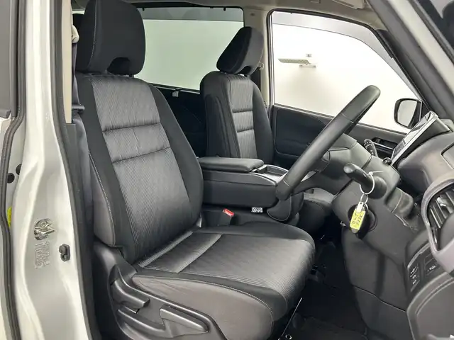 日産 セレナ ハイウェイスター V 愛知県 2021(令3)年 4.3万km ブリリアントホワイトパール 2トーン 禁煙車/ブラックルーフツートン/純正１０インチＳＤナビ/（ＤＶＤ/ＣＤ/フルセグTV/Bluetooth/ＦＭ/ＡＭ）/全方位カメラ/純正１１インチフリップダウンモニター/セーフティパックＡ/エマージェンシーブレーキ/プロパイロット/ブラインドスポットモニター/ドライブレコーダー/ＥＴＣ/両側パワースライドドア/ハンズフリーオートスライド/ＬＥＤヘッドライト/スマートキー/純正１６インチアルミホイール/純正フロアマット