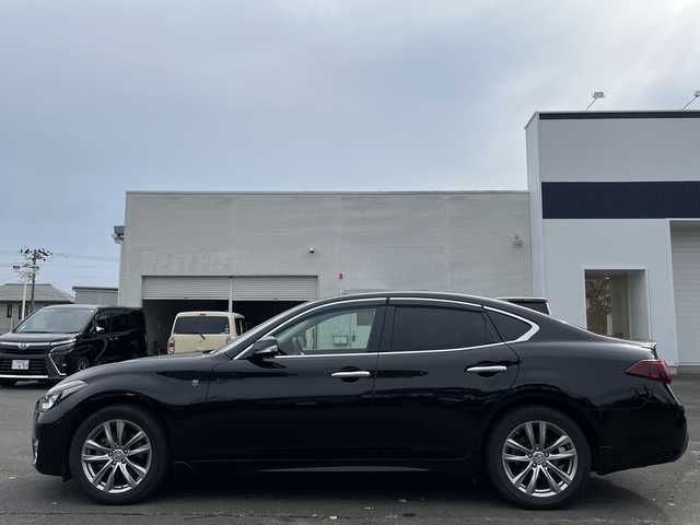 日産 フーガ 250GT Aパッケージ 宮城県 2016(平28)年 9.3万km スーパーブラック (株)IDOMが運営する【じしゃロン仙台店】の自社ローン専用車両になりますこちらは現金またはオートローンご利用時の価格です。自社ローンご希望の方は別途その旨お申付け下さい/純正ナビ/CD/DVD/BT/TV/全方位カメラ/ハーフレザー/スマートキー/プッシュスタート/ETC