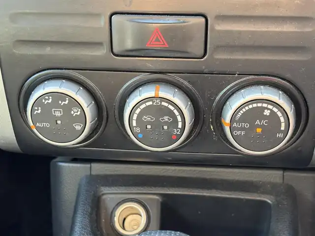 日産 エクストレイル 20X 滋賀県 2009(平21)年 19.5万km ダイヤモンドブラック 純正メモリナビ/・AM/FM/・CD/DVD/・SD/・MusicStocker/・フルセグTV/バックカメラ/ETC/オートマチックヘッドライト/HIDヘッドライト/革巻きステアリング/電動格納ミラー