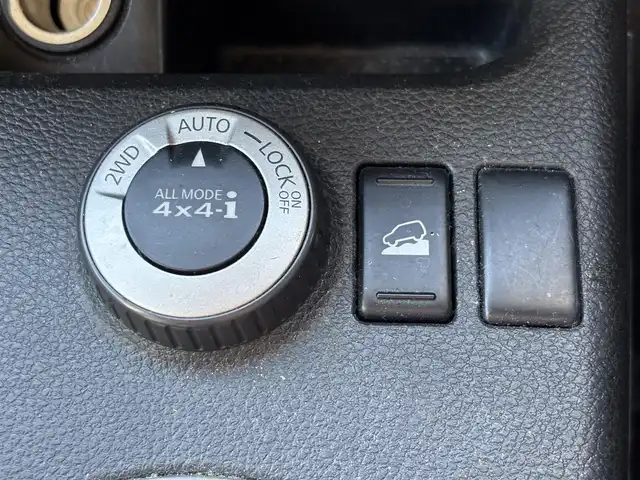 日産 エクストレイル 20X 滋賀県 2009(平21)年 19.5万km ダイヤモンドブラック 純正メモリナビ/・AM/FM/・CD/DVD/・SD/・MusicStocker/・フルセグTV/バックカメラ/ETC/オートマチックヘッドライト/HIDヘッドライト/革巻きステアリング/電動格納ミラー