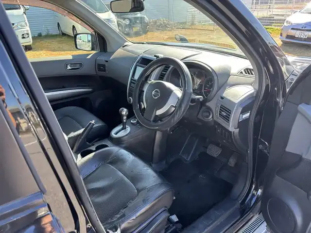 日産 エクストレイル 20X 滋賀県 2009(平21)年 19.5万km ダイヤモンドブラック 純正メモリナビ/・AM/FM/・CD/DVD/・SD/・MusicStocker/・フルセグTV/バックカメラ/ETC/オートマチックヘッドライト/HIDヘッドライト/革巻きステアリング/電動格納ミラー