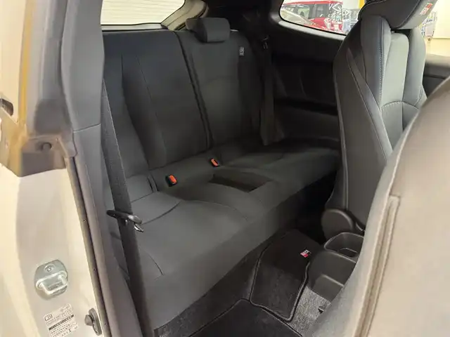 トヨタ ＧＲヤリス RS 群馬県 2021(令3)年 5.5万km プラチナホワイトパールマイカ 安全装備/・横滑り防止/・オートライト/・SOSコール/Tコネクトナビ/・AM/FM/フルセグTV/・Bluetooth/USB/バックカメラ/LEDヘッドライト/LEDフォグランプ/前席シートヒーター/ハンドルヒーター/パドルシフト/オートホールド/電動パーキング/純正ドライブレコーダー/純正フロアマット/純正ドアバイザー/スマートキー/プッシュスタート