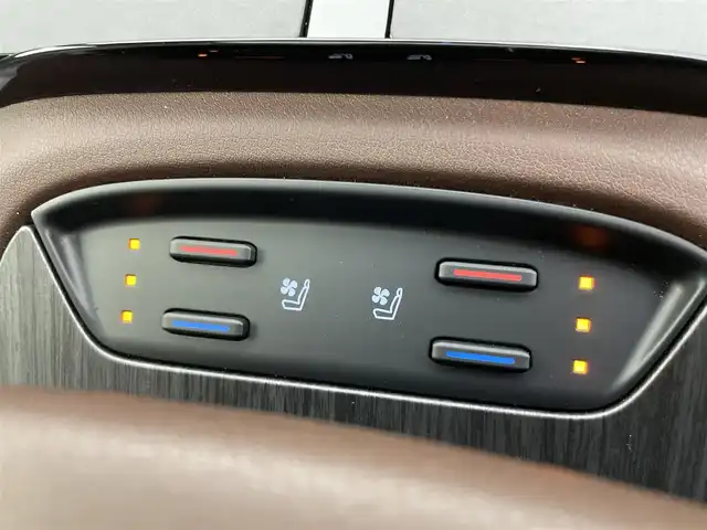 トヨタ ハリアー ハイブリッド Z レザーパッケージ 宮城県 2020(令2)年 4.6万km ホワイトパールクリスタルシャイン 4WD/調光パノラマルーフ/純正12型ナビ/全周囲カメラ/デジタルインナーミラー/BSM/HUD/パワーバックドア/シートヒーター/ベンチレーション/メモリ機能付パワーシート/アダプティブクルーズコントロール/クリアランスソナー/セーフティセンス/フルセグTV/リアスモークフィルム/ウィンドシールドデアイサー/禁煙車