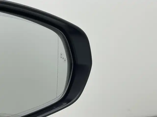 レクサス ＮＸ 300h Fスポーツ 福岡県 2018(平30)年 11万km ホワイトノーヴァガラスフレーク サンルーフ　/純正ナビ　/Ｂカメラ　/ＥＴＣ２．０　/前方ドラレコ　/ＡＣＣ　/コーナーセンサー　/衝突軽減ブレーキ　/レーンキープ　/ＢＳＭ　/ＰＫＳＢ　/パドルシフト　/パワーバックドア　/シートベンチレーション　/ＬＥＤ