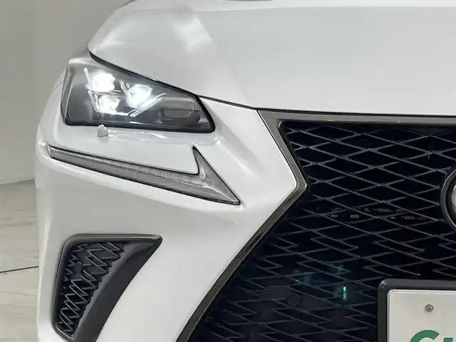 レクサス ＮＸ 300h Fスポーツ 福岡県 2018(平30)年 11万km ホワイトノーヴァガラスフレーク サンルーフ　/純正ナビ　/Ｂカメラ　/ＥＴＣ２．０　/前方ドラレコ　/ＡＣＣ　/コーナーセンサー　/衝突軽減ブレーキ　/レーンキープ　/ＢＳＭ　/ＰＫＳＢ　/パドルシフト　/パワーバックドア　/シートベンチレーション　/ＬＥＤ