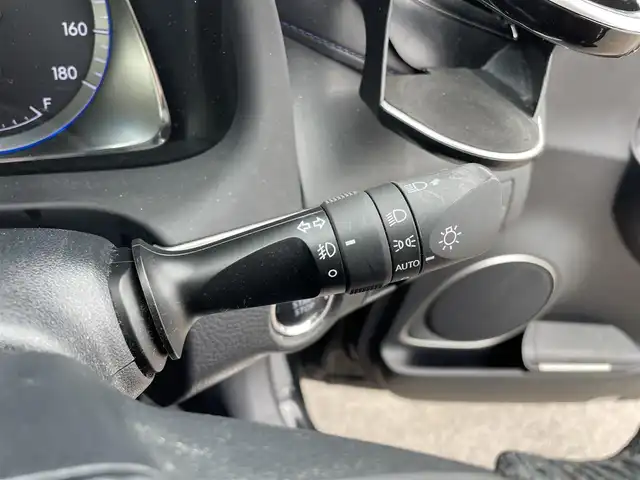 トヨタ ハリアー プログレス スタイルブルーイッシュ 愛媛県 2019(平31)年 9.8万km ブラックマイカ 純正ナビ　/フルセグTV/BT/CD/DVD/BD/全周囲カメラ　/モデリスタエアロ　/JBLサウンド/トヨタセーフティセンス　/レーダークルーズコントロール　/D/N席パワーシート　/D/N席シートヒーター　　/D/N席シートエアコン　/D席シートメモリー機能/電動リアゲート/スペアキー1本/カードキー1枚/電動パーキングブレーキ/AutoHold/ヒートミラー/電格ミラー/後付スマホ置き/現状社外ステアリングホイール/積込純正ステアリングホイール/ETC/コムテックレーダー探知機/純正ラゲッジマット/TRDドアハンドルプロテクター/LEDヘッドライト/現状サマー(社外AW)(235/55/R18)/TOYO TIRES　PROXESCL1SUV/積込スタッドレス(純正AW)(225/60/R18)/PIRELLI ICE ZERO