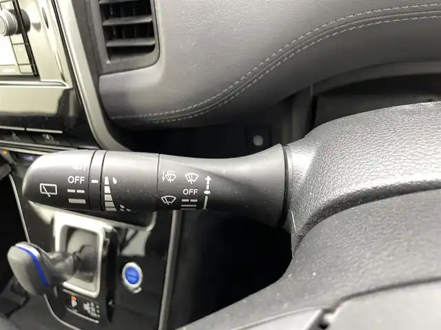 日産 セレナ e－パワー ハイウェイスター V 熊本県 2020(令2)年 5.3万km ダイヤモンドブラック 禁煙車　/純正ナビMM319D-/W（ＣＤ・ＤＶＤ・フルセグ・ＢＴ・ＳＤ・ＡＵＸ・ipod・ＵＳＢ）/全周囲カメラ　/前方ドライブレコーダー　/ビルトインＥＴＣ　/両側パワースライドドア　/ハンズフリーオートスライド/前後クリアランスソナー　/レーダークルーズコントロール/インテリジェントエマージェンシーブレーキ/踏み間違い衝突防止アシスト/車線逸脱警報システム/車線逸脱防止支援システム/後方衝突防止支援アシスト/後側方車両検知警報/標識認識機能/横滑り防止/ブラインドスポットモニター/純正フロアマット/純正１５インチAW/オートライト/オートマチックハイビーム/LEDヘッドライト/スマートキー/プッシュスタート/スペアキー1本/保証書