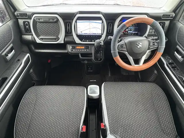 スズキ ハスラー HYBRID X ターボ 徳島県 2020(令2)年 1.6万km フェニックスレッドパール/ガンメタリック2トーンルーフ 全方位モニター付メモリーナビ装着車/（Bluetooth/フルセグ/CD/DVD/AppleCarPlay/androidauto/USB）/スズキセーフティサポート/・デュアルブレーキサポート/・後退時ブレーキサポート/・誤発進抑制機能装置/・後方誤発進抑制機能装置/・車線逸脱抑制希望/・車線逸脱警報機能/・ふらつき警報/・標識認識機能/・アダプティブクルーズコントロール/・先行車発信お知らせ機能/・全方位カメラ/ターボ/シートヒーター/前後ドライブレコーダー/プッシュスタート/スマートキー