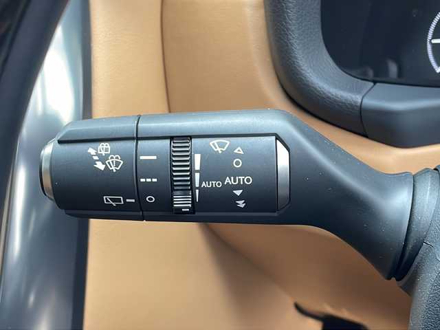 レクサス ＬＸ 600 新潟県 2024(令6)年 0.2万km マンガンラスター ワンオーナー/茶革シート（全席パワーシート）/シートベンチレーション　ヒーター/サンルーフ/純正エアロ（Ｆ、Ｒ）/カラードステップ/純正OP22インチAW/マークレビンソンサウンド/純正ナビ　フルセグ/全周囲カメラ/リアエンターテインメント/デジタルインナーミラー/セーフティセンス/クールボックス/ルーフレール/置くだけ充電/LEDヘッドライト/スマートキー×２/カードキー/保証書、取説