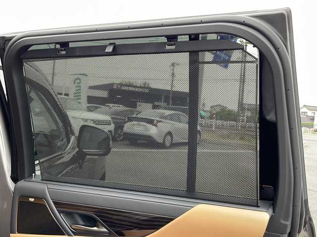 レクサス ＬＸ 600 新潟県 2024(令6)年 0.2万km マンガンラスター ワンオーナー/茶革シート（全席パワーシート）/シートベンチレーション　ヒーター/サンルーフ/純正エアロ（Ｆ、Ｒ）/カラードステップ/純正OP22インチAW/マークレビンソンサウンド/純正ナビ　フルセグ/全周囲カメラ/リアエンターテインメント/デジタルインナーミラー/セーフティセンス/クールボックス/ルーフレール/置くだけ充電/LEDヘッドライト/スマートキー×２/カードキー/保証書、取説