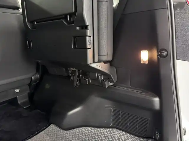 トヨタ アルファード S Cパッケージ 三重県 2022(令4)年 2.6万km ホワイトパールクリスタルシャイン ガソリン/FF/MTモード付インパネCVT/【OP】JBLプレミアムサウンド*1/純正10.5インチナビ/（FM/AM/CD/DVD/Blu-ray/サウンドライブラリ/SD/USB/Bluetooth/VTR/HDMI/TV/AUX）/【OP】13.2インチ 後席モニター*1/【OP】パノラミックビューモニター（シースルービュー機能付）/モデリスタエアロ（F/S/R下）/両側パワースライドドア/ドライブレコーダー 前後/ETC2.0/車高調キット/Toyota Safety Sense/・プリクラッシュセーフティ/・レーントレーシングアシスト/・【OP】ブラインドスポットモニター&リヤクロストラフィックアラート/・クリアランスソナー/・パーキングサポートブレーキ/・アダプティブハイビームシステム/・レーダークルコン/・ロードサインアシスト/・インテリジェントパーキングアシスト/など/装備/・【OP】ツインムーンルーフ/・【OP】デジタルインナーミラー/・パワーシート（D/N）/・エグゼクティブパワーシート（電動リクライニング＆オットマン（N/2nd））/・パワーバックドア/・シートヒーター、ベンチレーション（D/N）/・ステアリングヒーター/・AC100Vコンセント/など