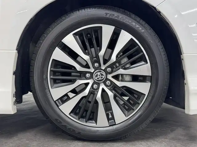 トヨタ アルファード S Cパッケージ 三重県 2022(令4)年 2.6万km ホワイトパールクリスタルシャイン ガソリン/FF/MTモード付インパネCVT/【OP】JBLプレミアムサウンド*1/純正10.5インチナビ/（FM/AM/CD/DVD/Blu-ray/サウンドライブラリ/SD/USB/Bluetooth/VTR/HDMI/TV/AUX）/【OP】13.2インチ 後席モニター*1/【OP】パノラミックビューモニター（シースルービュー機能付）/モデリスタエアロ（F/S/R下）/両側パワースライドドア/ドライブレコーダー 前後/ETC2.0/車高調キット/Toyota Safety Sense/・プリクラッシュセーフティ/・レーントレーシングアシスト/・【OP】ブラインドスポットモニター&リヤクロストラフィックアラート/・クリアランスソナー/・パーキングサポートブレーキ/・アダプティブハイビームシステム/・レーダークルコン/・ロードサインアシスト/・インテリジェントパーキングアシスト/など/装備/・【OP】ツインムーンルーフ/・【OP】デジタルインナーミラー/・パワーシート（D/N）/・エグゼクティブパワーシート（電動リクライニング＆オットマン（N/2nd））/・パワーバックドア/・シートヒーター、ベンチレーション（D/N）/・ステアリングヒーター/・AC100Vコンセント/など