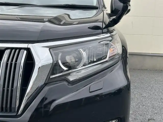 トヨタ ランドクルーザー プラド TX Lパッケージ 茨城県 2020(令2)年 2.8万km アティチュードブラックマイカ 純正ナビ/CD/DVD/BT/HDMI/モデリスタエアロ(フロント・リア)/純正オプション19インチアルミホイール/4WD/バックカメラ/黒革シート/レーダークルーズコントロール/衝突被害軽減ブレーキ/レーンキープアシスト/前席パワーシート/前席シートヒーター/エアシート/LEDヘッドライト/オートライト/ラゲッジマット/プッシュスタート/スペアキー/フロアマット