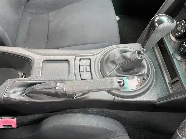 トヨタ ８６ G 埼玉県 2012(平24)年 11.5万km クリスタルブラックシリカ (株)IDOMが運営する【じしゃロン川越店】の自社ローン専用車両になりますこちらは現金またはオートローンご利用時の価格です。自社ローンご希望の方は別途その旨お申付け下さい/純正ナビ/　・AM/FM/　・CD/DVD/　・TV（フルセグ）/　・Bluetooth/　・取扱説明書/バックカメラ/ETC/エアロ（TRD）/社外アルミW/横滑り防止装置/エアバック（W、サイド、カーテン）/電動格納ミラー/ドアバイザー/記録簿