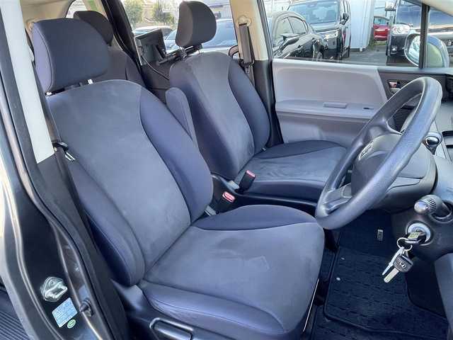 ホンダ フリード Gエアロ ジャストセレクション 東京都 2010(平22)年 8.4万km ポリッシュドメタルメタリック カロッツェリアナビ /＜フルセグ/AMFM/BT/CD/DVD/SD＞/リア左側パワースライドドア/リア両側イージークローザー/バックカメラ/ドライブレコーダー/ETC/ディスチャージヘッドライト/オートライトコントロール/フルオートエアコン/電動格納ミラー/SRSエアバッグ（運転席/助手席）/純正フロアマット/ウォークスルー