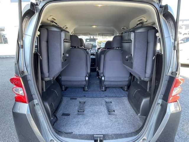 ホンダ フリード Gエアロ ジャストセレクション 東京都 2010(平22)年 8.4万km ポリッシュドメタルメタリック カロッツェリアナビ /＜フルセグ/AMFM/BT/CD/DVD/SD＞/リア左側パワースライドドア/リア両側イージークローザー/バックカメラ/ドライブレコーダー/ETC/ディスチャージヘッドライト/オートライトコントロール/フルオートエアコン/電動格納ミラー/SRSエアバッグ（運転席/助手席）/純正フロアマット/ウォークスルー