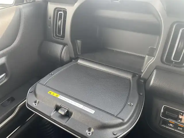 スズキ ハスラー Jスタイル Ⅱ ターボ 熊本県 2024(令6)年 1.1万km クールカーキパールメタリック/ソフトベージュメタリック 社外ディスプレイオーディオ/BT/CD/DVD/AM/FM/ETC/D/Nシートヒーター/衝突軽減ブレーキ/レーンキープアシスト/横滑り防止装置/標識認識機能/ふらつき警報/先行車発進お知らせ/誤発進抑制機能/レーダークルーズコントロール/革巻きステアリング/・ステアリングリモコン/・パドルシフト/純正フロアマット/オートライト/LEDヘッドライト/電動格納ミラー/・ミラーウィンカー/アイドリングストップ/純正AW/ルーフレール/プッシュスタート/スペアキー×１