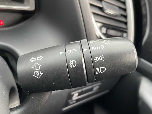 マツダ アクセラ スポーツ 15S 岩手県 2015(平27)年 13.2万km ジェットブラックマイカ ４ＷＤ　ナビ　Ｂｌｕｅｔｏｏｔｈ　ＣＤ　ＤＶＤ　フルセグ　バックカメラ　衝突被害軽減ブレーキ　オートＬＥＤライト　クルーズコントロール　ＥＴＣ　ＭＴモード付ＡＴ　アイドリングストップ　１６インチアルミ