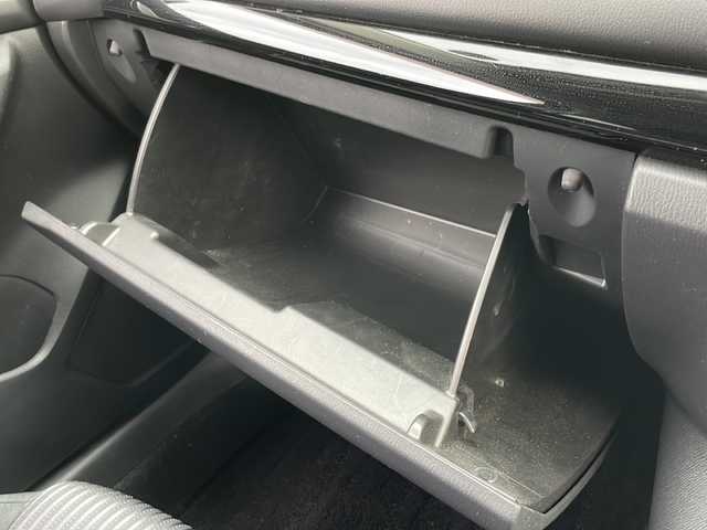 マツダ アクセラ スポーツ 15S 岩手県 2015(平27)年 13.2万km ジェットブラックマイカ ４ＷＤ　ナビ　Ｂｌｕｅｔｏｏｔｈ　ＣＤ　ＤＶＤ　フルセグ　バックカメラ　衝突被害軽減ブレーキ　オートＬＥＤライト　クルーズコントロール　ＥＴＣ　ＭＴモード付ＡＴ　アイドリングストップ　１６インチアルミ