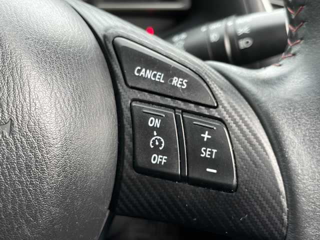 マツダ アクセラ スポーツ 15S 岩手県 2015(平27)年 13.2万km ジェットブラックマイカ ４ＷＤ　ナビ　Ｂｌｕｅｔｏｏｔｈ　ＣＤ　ＤＶＤ　フルセグ　バックカメラ　衝突被害軽減ブレーキ　オートＬＥＤライト　クルーズコントロール　ＥＴＣ　ＭＴモード付ＡＴ　アイドリングストップ　１６インチアルミ