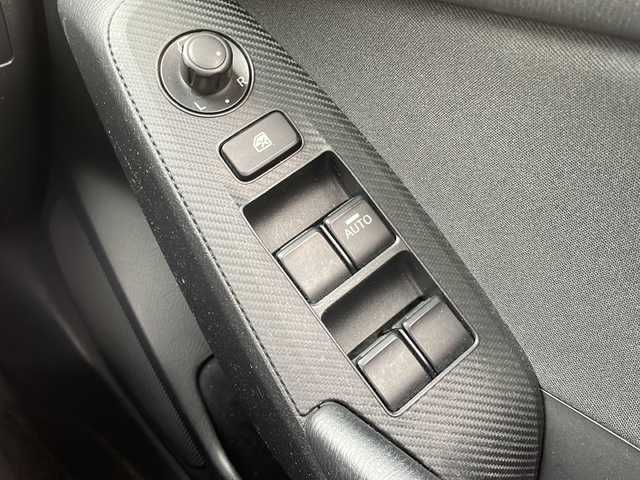 マツダ アクセラ スポーツ 15S 岩手県 2015(平27)年 13.2万km ジェットブラックマイカ ４ＷＤ　ナビ　Ｂｌｕｅｔｏｏｔｈ　ＣＤ　ＤＶＤ　フルセグ　バックカメラ　衝突被害軽減ブレーキ　オートＬＥＤライト　クルーズコントロール　ＥＴＣ　ＭＴモード付ＡＴ　アイドリングストップ　１６インチアルミ