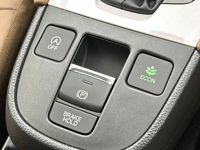 ホンダ フィット リュクス 宮城県 2020(令2)年 1.1万km クリスタルブラックパール 純正9型ナビ/(AM/FM/TV/BT/SD/USB/iPod/CD/DVD)/バックカメラ/ETC/前後ドライブレコーダー/アダプティブクルーズコントロール/ハーフレザー/シートヒーター/プッシュスタート/スマートキー/オートライト/オートマチックハイビーム/LEDヘッドライト/フォグランプ/ヘッドライトレベライザー/純正フロアマット/純正16インチアルミホイール/禁煙車