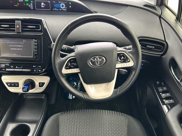 トヨタ プリウス S 宮城県 2016(平28)年 7.2万km グレーメタリック 4WD/寒冷地仕様/ワイパーデアイサー/純正ナビ/(AM/FM/SD/TV/BT/AUX/CD)/バックカメラ/ビルトインETC/ドライブレコーダー/レーダークルーズコントロール/プッシュスタート/スマートキー/スペアキー/オートライト/オートマチックハイビーム/LEDヘッドライト/フォグランプ/ドアバイザー/純正フロアマット/純正15インチアルミホイール/禁煙車