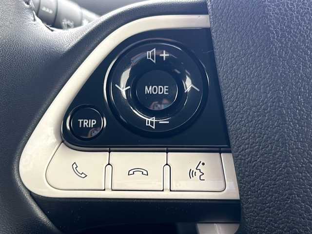 トヨタ プリウス S 宮城県 2016(平28)年 7.2万km グレーメタリック 4WD/寒冷地仕様/ワイパーデアイサー/純正ナビ/(AM/FM/SD/TV/BT/AUX/CD)/バックカメラ/ビルトインETC/ドライブレコーダー/レーダークルーズコントロール/プッシュスタート/スマートキー/スペアキー/オートライト/オートマチックハイビーム/LEDヘッドライト/フォグランプ/ドアバイザー/純正フロアマット/純正15インチアルミホイール/禁煙車