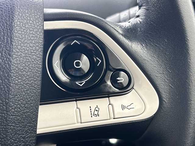 トヨタ プリウス S 宮城県 2016(平28)年 7.2万km グレーメタリック 4WD/寒冷地仕様/ワイパーデアイサー/純正ナビ/(AM/FM/SD/TV/BT/AUX/CD)/バックカメラ/ビルトインETC/ドライブレコーダー/レーダークルーズコントロール/プッシュスタート/スマートキー/スペアキー/オートライト/オートマチックハイビーム/LEDヘッドライト/フォグランプ/ドアバイザー/純正フロアマット/純正15インチアルミホイール/禁煙車