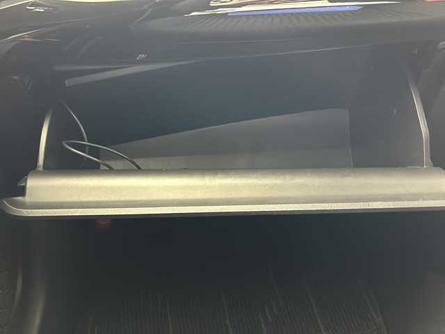 トヨタ プリウス S 宮城県 2016(平28)年 7.2万km グレーメタリック 4WD/寒冷地仕様/ワイパーデアイサー/純正ナビ/(AM/FM/SD/TV/BT/AUX/CD)/バックカメラ/ビルトインETC/ドライブレコーダー/レーダークルーズコントロール/プッシュスタート/スマートキー/スペアキー/オートライト/オートマチックハイビーム/LEDヘッドライト/フォグランプ/ドアバイザー/純正フロアマット/純正15インチアルミホイール/禁煙車