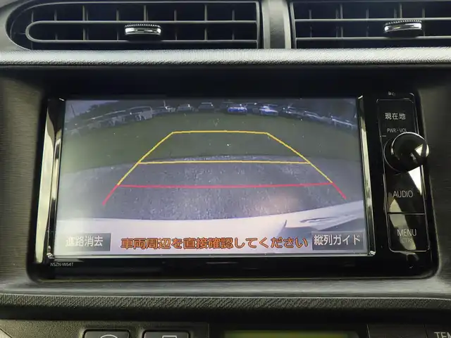 トヨタ アクア S 千葉県 2015(平27)年 3.8万km ライムホワイトパールクリスタルシャイン 純正SDナビ/地デジTV/【DVD/CD再生機能　Bluetooth接続】/バックカメラ/ドライブレコーダー（前後撮影）/革巻きステアリング/ETC/HIDヘッドライト/ウインカーミラー/スマートキー