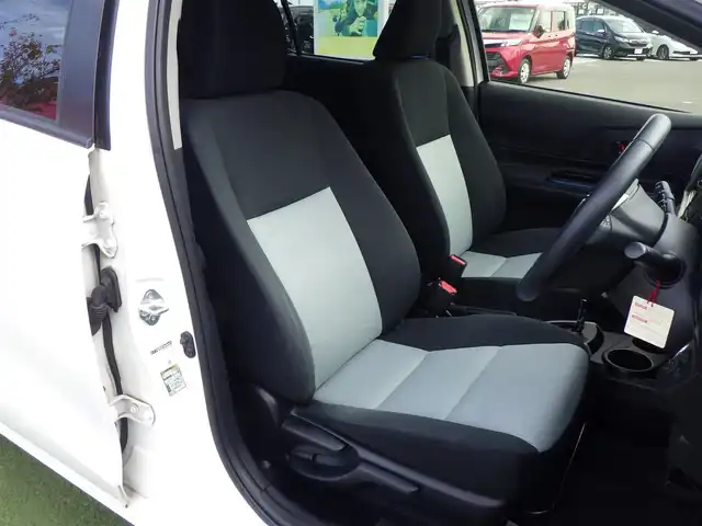 トヨタ アクア S 千葉県 2015(平27)年 3.8万km ライムホワイトパールクリスタルシャイン 純正SDナビ/地デジTV/【DVD/CD再生機能　Bluetooth接続】/バックカメラ/ドライブレコーダー（前後撮影）/革巻きステアリング/ETC/HIDヘッドライト/ウインカーミラー/スマートキー