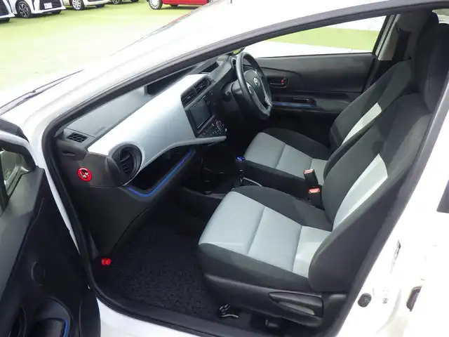 トヨタ アクア S 千葉県 2015(平27)年 3.8万km ライムホワイトパールクリスタルシャイン 純正SDナビ/地デジTV/【DVD/CD再生機能　Bluetooth接続】/バックカメラ/ドライブレコーダー（前後撮影）/革巻きステアリング/ETC/HIDヘッドライト/ウインカーミラー/スマートキー