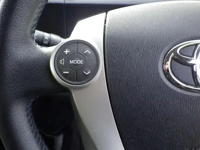 トヨタ アクア S 千葉県 2015(平27)年 3.8万km ライムホワイトパールクリスタルシャイン 純正SDナビ/地デジTV/【DVD/CD再生機能　Bluetooth接続】/バックカメラ/ドライブレコーダー（前後撮影）/革巻きステアリング/ETC/HIDヘッドライト/ウインカーミラー/スマートキー