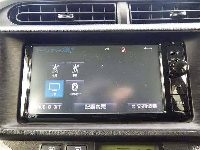 トヨタ アクア S 千葉県 2015(平27)年 3.8万km ライムホワイトパールクリスタルシャイン 純正SDナビ/地デジTV/【DVD/CD再生機能　Bluetooth接続】/バックカメラ/ドライブレコーダー（前後撮影）/革巻きステアリング/ETC/HIDヘッドライト/ウインカーミラー/スマートキー