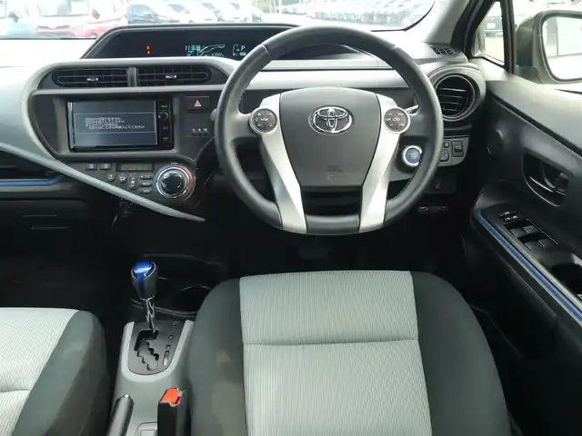 トヨタ アクア S 千葉県 2015(平27)年 3.8万km ライムホワイトパールクリスタルシャイン 純正SDナビ/地デジTV/【DVD/CD再生機能　Bluetooth接続】/バックカメラ/ドライブレコーダー（前後撮影）/革巻きステアリング/ETC/HIDヘッドライト/ウインカーミラー/スマートキー