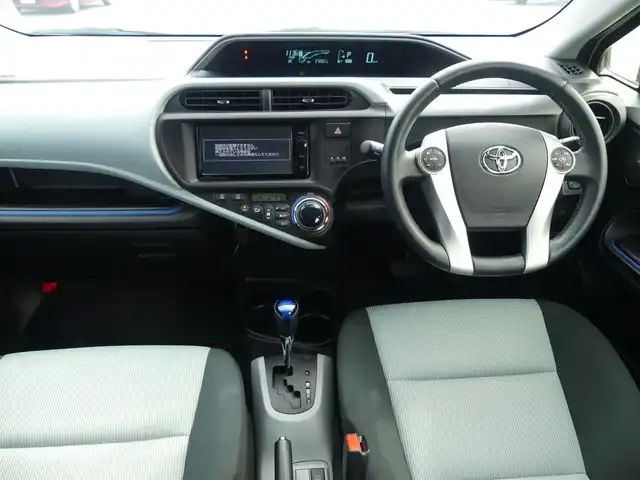 トヨタ アクア S 千葉県 2015(平27)年 3.8万km ライムホワイトパールクリスタルシャイン 純正SDナビ/地デジTV/【DVD/CD再生機能　Bluetooth接続】/バックカメラ/ドライブレコーダー（前後撮影）/革巻きステアリング/ETC/HIDヘッドライト/ウインカーミラー/スマートキー