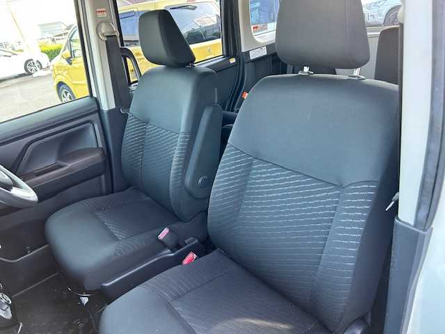 トヨタ ルーミー G S 静岡県 2018(平30)年 3万km パールホワイトⅢ 純正7インチメモリナビ/CD/BT/ワンセグTV/バックカメラ/両側パワースライドドア/コーナーセンサー/純正ドライブレコーダー/スマートキー/スペアキー１/プッシュスタート/ビルトインETC/電格ミラー/オートライト/ヘッドライトレベライザー/ステアリングスイッチ/フロアマット/保証書/取扱説明書