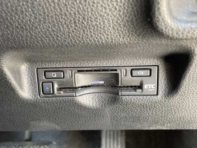 トヨタ シエンタ Z 愛知県 2023(令5)年 4.2万km ホワイトパールクリスタルシャイン トヨタセーフティセンス/純正10.5型DAナビ/フリップダウンモニター/全方位カメラ/両側パワースライドドア/レーダークルーズコントロール/シートヒーター/バックカメラ/コーナーセンサー/ブラインドスポットモニター/LEDヘッドライト/ステアリングヒーター/オートマチックハイビーム/ETC/衝突軽減システム/フルセグ/Bluetooth/ステアリングスイッチ/スマートキー/プッシュスタート