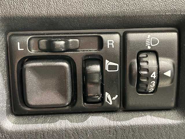 スズキ ジムニー ランドベンチャー 宮城県 2016(平28)年 3.6万km クールカーキPM 社外ナビ/・CD/AM/FM/TV/Bluetooth/・ETC/４WD/５MT/ステアリングスイッチ/電動格納ミラー/・フォグランプ/積込スタッドレスタイヤセット/純正フロアマット/合皮シート/・シートヒーター