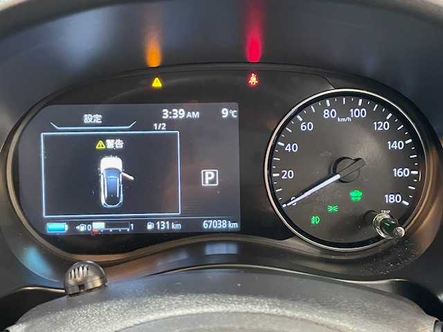 日産 キックス X 宮城県 2020(令2)年 6.7万km チタニウムカーキ プロパイロット/・エマージェンシーブレーキ/・車線逸脱警報装置/・車線逸脱防止支援システム/・クリアランスソナー/純正ナビ/・フルセグTV/Bluetooth/CD/DVD/・ビルドインETC/・全方位カメラ/・ドライブレコーダー/・デジタルインナーミラー/アイドリングストップ/電子パーキング/・オートブレーキホールド/革巻きステアリング/・ステアリングスイッチ/・ステアリングヒーター/プッシュスタート/・スマートキー/LEDヘッドライト/・オートライト/・オートハイビーム/純正フロアマット/純正アルミホイール/ドアバイザー/ルーフレール/社外17インチAW付スタッドレスタイヤ積込み/ ・205/55/R17  5mm