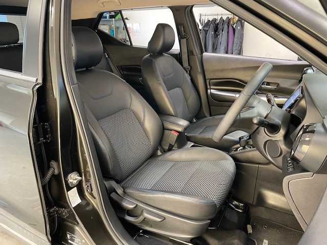 日産 キックス X 宮城県 2020(令2)年 6.7万km チタニウムカーキ プロパイロット/・エマージェンシーブレーキ/・車線逸脱警報装置/・車線逸脱防止支援システム/・クリアランスソナー/純正ナビ/・フルセグTV/Bluetooth/CD/DVD/・ビルドインETC/・全方位カメラ/・ドライブレコーダー/・デジタルインナーミラー/アイドリングストップ/電子パーキング/・オートブレーキホールド/革巻きステアリング/・ステアリングスイッチ/・ステアリングヒーター/プッシュスタート/・スマートキー/LEDヘッドライト/・オートライト/・オートハイビーム/純正フロアマット/純正アルミホイール/ドアバイザー/ルーフレール/社外17インチAW付スタッドレスタイヤ積込み/ ・205/55/R17  5mm