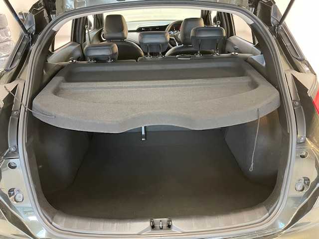 日産 キックス X 宮城県 2020(令2)年 6.7万km チタニウムカーキ プロパイロット/・エマージェンシーブレーキ/・車線逸脱警報装置/・車線逸脱防止支援システム/・クリアランスソナー/純正ナビ/・フルセグTV/Bluetooth/CD/DVD/・ビルドインETC/・全方位カメラ/・ドライブレコーダー/・デジタルインナーミラー/アイドリングストップ/電子パーキング/・オートブレーキホールド/革巻きステアリング/・ステアリングスイッチ/・ステアリングヒーター/プッシュスタート/・スマートキー/LEDヘッドライト/・オートライト/・オートハイビーム/純正フロアマット/純正アルミホイール/ドアバイザー/ルーフレール/社外17インチAW付スタッドレスタイヤ積込み/ ・205/55/R17  5mm