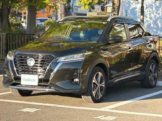 日産 キックス X 宮城県 2020(令2)年 6.7万km チタニウムカーキ プロパイロット/・エマージェンシーブレーキ/・車線逸脱警報装置/・車線逸脱防止支援システム/・クリアランスソナー/純正ナビ/・フルセグTV/Bluetooth/CD/DVD/・ビルドインETC/・全方位カメラ/・ドライブレコーダー/・デジタルインナーミラー/アイドリングストップ/電子パーキング/・オートブレーキホールド/革巻きステアリング/・ステアリングスイッチ/・ステアリングヒーター/プッシュスタート/・スマートキー/LEDヘッドライト/・オートライト/・オートハイビーム/純正フロアマット/純正アルミホイール/ドアバイザー/ルーフレール/社外17インチAW付スタッドレスタイヤ積込み/ ・205/55/R17  5mm