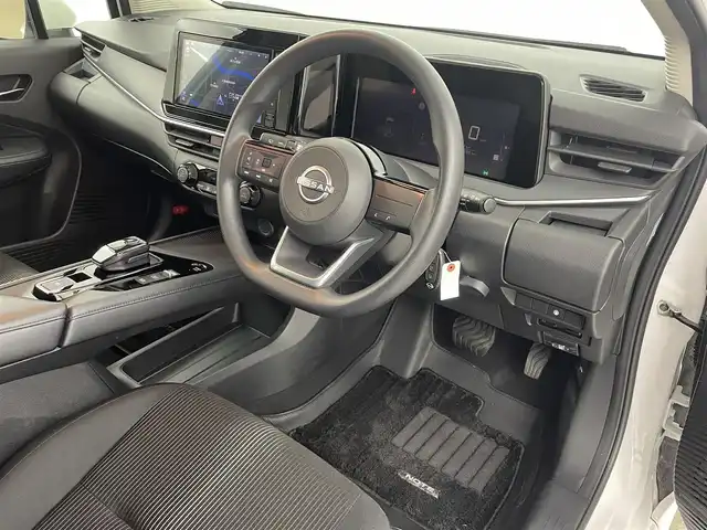 日産 ノート X 福島県 2022(令4)年 0.5万km ピュアホワイトパール エマージェンシーブレーキ　/アラウンドビューモニター　/コーナーセンサー　/純正ナビゲーション　/【AM/FM/DVD/CD/Bluetooth/フルセグ/HDMI】/型番:MM222D-L/・TVキャンセラー/ドライブレコーダー　/プッシュスタート　/・スマートキー　/ＥＴＣ　/ＬＥＤライト　/・オートライト　/デジタルインナーミラー/純正フロアマット/寒冷地仕様/純正フロアマット