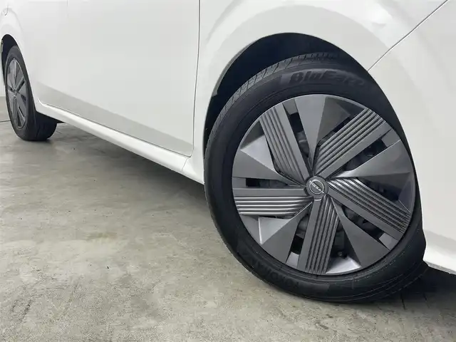 日産 ノート X 福島県 2022(令4)年 0.5万km ピュアホワイトパール エマージェンシーブレーキ　/アラウンドビューモニター　/コーナーセンサー　/純正ナビゲーション　/【AM/FM/DVD/CD/Bluetooth/フルセグ/HDMI】/型番:MM222D-L/・TVキャンセラー/ドライブレコーダー　/プッシュスタート　/・スマートキー　/ＥＴＣ　/ＬＥＤライト　/・オートライト　/デジタルインナーミラー/純正フロアマット/寒冷地仕様/純正フロアマット