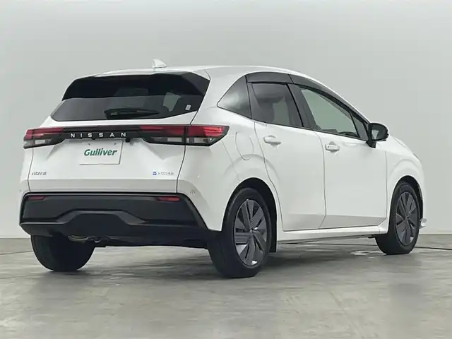 日産 ノート X 福島県 2022(令4)年 0.5万km ピュアホワイトパール エマージェンシーブレーキ　/アラウンドビューモニター　/コーナーセンサー　/純正ナビゲーション　/【AM/FM/DVD/CD/Bluetooth/フルセグ/HDMI】/型番:MM222D-L/・TVキャンセラー/ドライブレコーダー　/プッシュスタート　/・スマートキー　/ＥＴＣ　/ＬＥＤライト　/・オートライト　/デジタルインナーミラー/純正フロアマット/寒冷地仕様/純正フロアマット