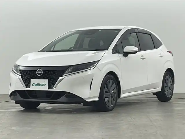 日産 ノート X 福島県 2022(令4)年 0.5万km ピュアホワイトパール エマージェンシーブレーキ　/アラウンドビューモニター　/コーナーセンサー　/純正ナビゲーション　/【AM/FM/DVD/CD/Bluetooth/フルセグ/HDMI】/型番:MM222D-L/・TVキャンセラー/ドライブレコーダー　/プッシュスタート　/・スマートキー　/ＥＴＣ　/ＬＥＤライト　/・オートライト　/デジタルインナーミラー/純正フロアマット/寒冷地仕様/純正フロアマット