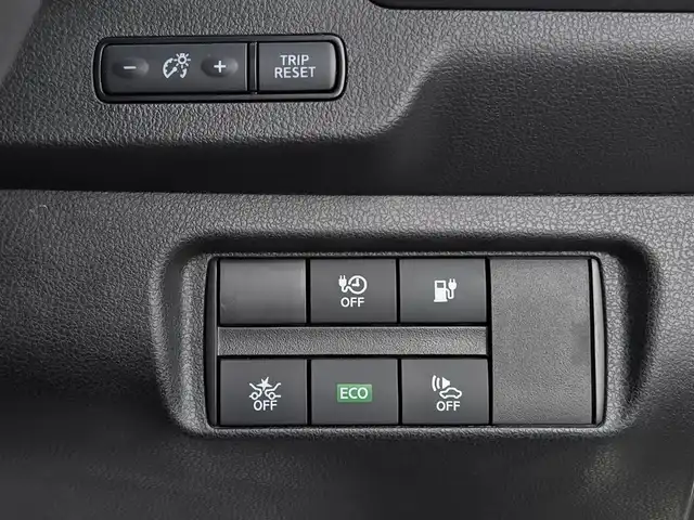 日産 リーフ ニスモ 鹿児島県 2018(平30)年 0.8万km ブリリアントホワイトパール プロパイロット　/パーキングアシスト　/ビルトインＥＴＣ　/デジタルインナーミラー　/前後ドライブレコーダー　/純正ＳＤナビ　/Ｂｌｕｅｔｏｏｔｈオーディオ　/前後コーナーセンサー　/ビークルダイナミクスコントロール/D+N席シートヒーター/プッシュスタート/スマートキー/エアバッグ(Wエアバッグ)